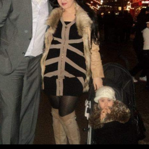 Dress - Picture 2 of 8